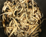 Foto del paso 3 de la receta: Salsa de hongos para bistec