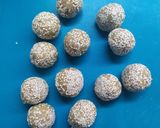 A picture of step 4 of Sesame Ghraybeh.