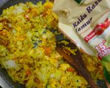 Foto langkah ke 3 dari resep Nasi Goreng Kunyit.