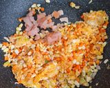 Foto langkah ke 3 dari resep Nasi goreng Hongkong.