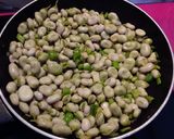 Foto del paso 3 de la receta: Habas con ajos tiernos y huevo flor