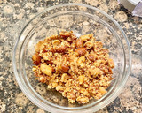 Foto del paso 2 de la receta: Cookies blandas con cacahuetes, con chocolate y con coco