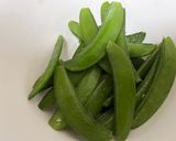 👩🏻‍🍳甜豆炒素火腿的食譜步驟1照片