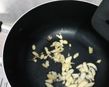 Foto langkah ke 4 dari resep Semur ikan tahu bawang daun.