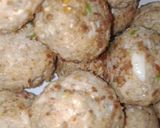 A picture of step 5 of Chicken fried balls.