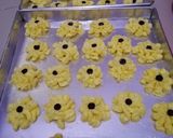 Foto langkah ke 3 dari resep Kue Semprit Renyah.