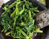 Foto langkah ke 4 dari resep Rujak Kangkung Sambel Asem.