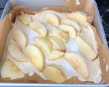 A picture of step 7 of Apple cake.