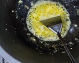 Foto langkah ke 2 dari resep Nasi Goreng Mentega Simpel.