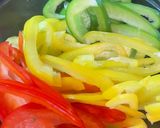 A picture of step 1 of Stir-fried beef and paprika with lemon.