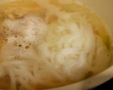 Hình bước làm 2 của món Bánh canh hẹ nấu cá