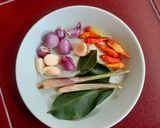 Foto langkah ke 1 dari resep Nasi Liwet Kecombrang (Honje) Rice Cooker.