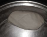 चावल के आटे की रोटी (chawal ke aate ki roti recipe in Hindi) रेसिपी चरण 1 फोटो