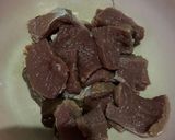 Foto langkah ke 1 dari resep Daging masak kecap simpel.