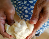 மினி சீஸ் குடை மிளகாய் பீட்ஸா ரெசிபி ஸ்டேப் 2 புகைப்படம்