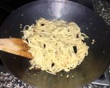 Foto del paso 4 de la receta: Calabaguetis con sepia, ajo y guindilla