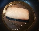 Foto del paso 4 de la receta Lomo de merluza con salsa de encurtidos