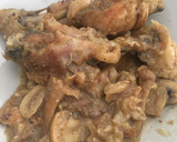 Foto del paso 5 de la receta: Pollo con setas, champiñones y cebolla