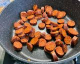 Une image de l'étape 8 de Riz aux chorizos, aubergine et poivron.