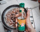 รูปขั้นตอนการทำที่ 5 ของ ข้าวผัดน้ำพริก เนื้อหวาน ไข่เจียว
