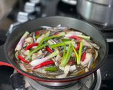 Hình bước làm 2 của món Cá Cơm Kho