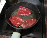 Foto del paso 1 de la receta: Bocadillo de pata asada con pimiento del piquillo, queso curado y huevo duro