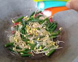 Foto langkah ke 5 dari resep Tumis tempe toge kedelai kacang panjang.