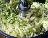 Une image de l'étape 1 de Boulettes de courgettes.