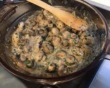 Une image de l'étape 7 de Champignons de paris à la crème d'ail et persil.