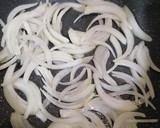 Foto del paso 2 de la receta: Tostadas de tinga de res 😋