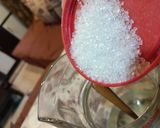 A picture of step 1 of Sundal drink.
