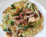 Hình bước làm 5 của món Mì trứng xào tôm và xá xíu
