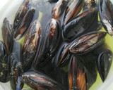 Foto del paso 1 de la receta: Mejillones a la cerveza