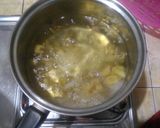 Foto langkah ke 1 dari resep Simple Ginger Tea with Milk.