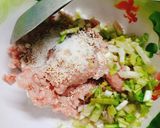 Hình bước làm 1 của món Bắp cải cuộn thịt hấp xì dầu