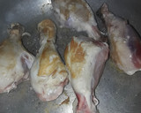 Foto del paso 2 de la receta: Pollo primavera al vino tinto