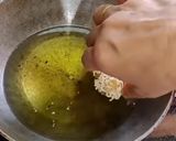 A picture of step 7 of Maggi pakode.