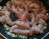 Foto del paso 3 de la receta: Langostinos a la crema de ajillo 🦐