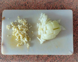 Foto del paso 3 de la receta: Arroz con pimientos y soja texturizada en olla rápida