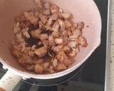 A picture of step 2 of Pandan Leaf Sticky Rice Dumplings (Bánh khúc lá nếp).