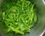 Foto langkah ke 1 dari resep Pare tumis pindang terasi.