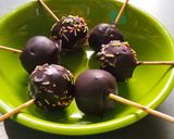ચોકલેટ કેક પોપ્સ (Chocolate Cake Pops Recipe In Gujarati) રેસીપી સ્ટેપ5ફોટો
