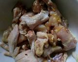 Hình bước làm 1 của món Thịt gà kho nghệ