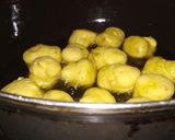 A picture of step 2 of Dahi phulki🥣.