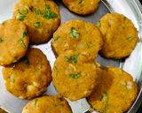A picture of step 4 of Aloo Chop.