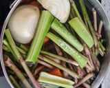 Foto del passaggio 2 della ricetta Risotto agli asparagi