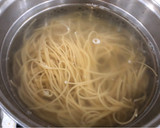 Foto del paso 1 de la receta: Fideos con sésamo y ajo