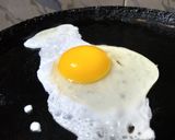 A picture of step 2 of Easy egg omlette.