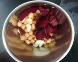बीटरुट हूमुस(Beetroot hummus recipe in hindi) रेसिपी चरण 2 फोटो