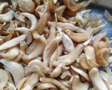 लसूण सुकवणी (Dry Garlic Recipe In Marathi) रेसिपी स्टेप 1 फोटो 